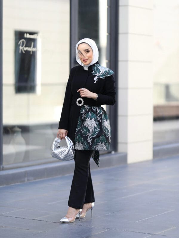 Black top + skirt - Image 8